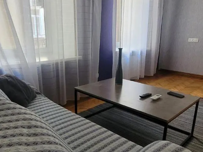 Flat In The Center *